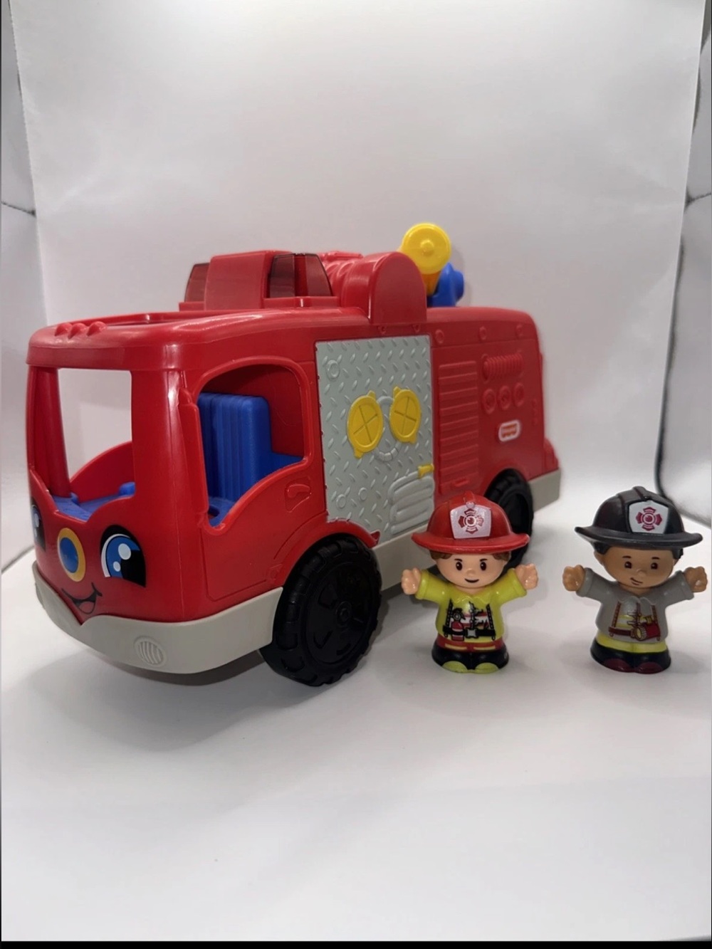 Fisher Price Little People Musical Red Fire Truck Two Firefighter Figures
